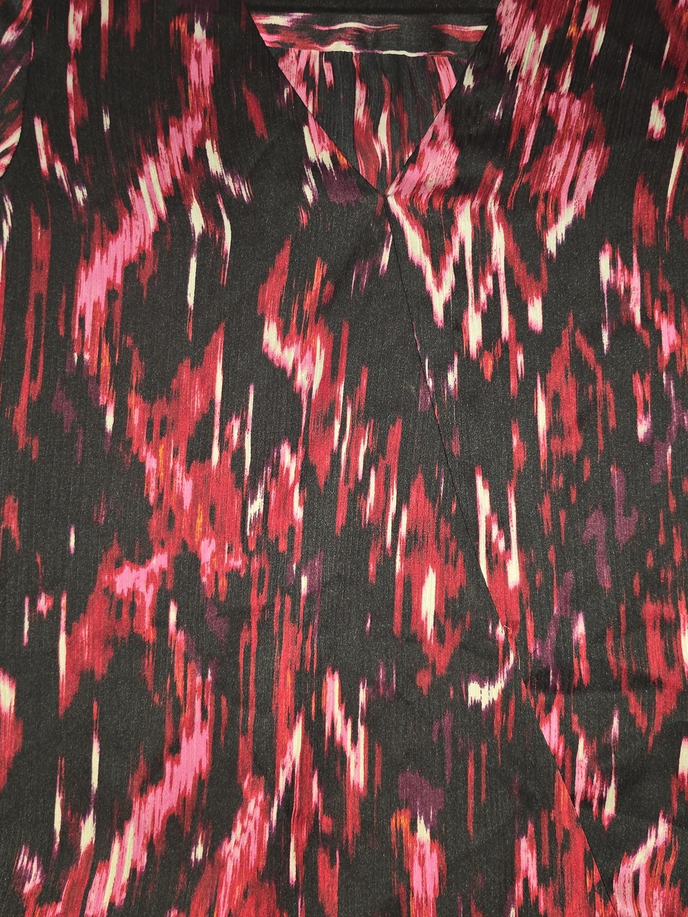 Vince Camuto Black Blouse with Red & Pink Abstract Print - Picture 3 of 10